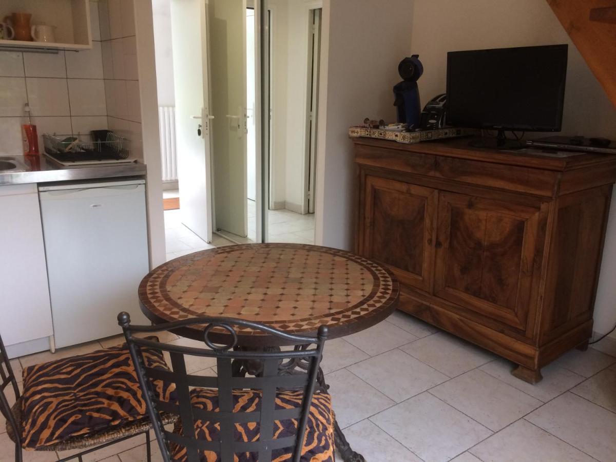 Residence Hoteliere La Marine Combleux Экстерьер фото